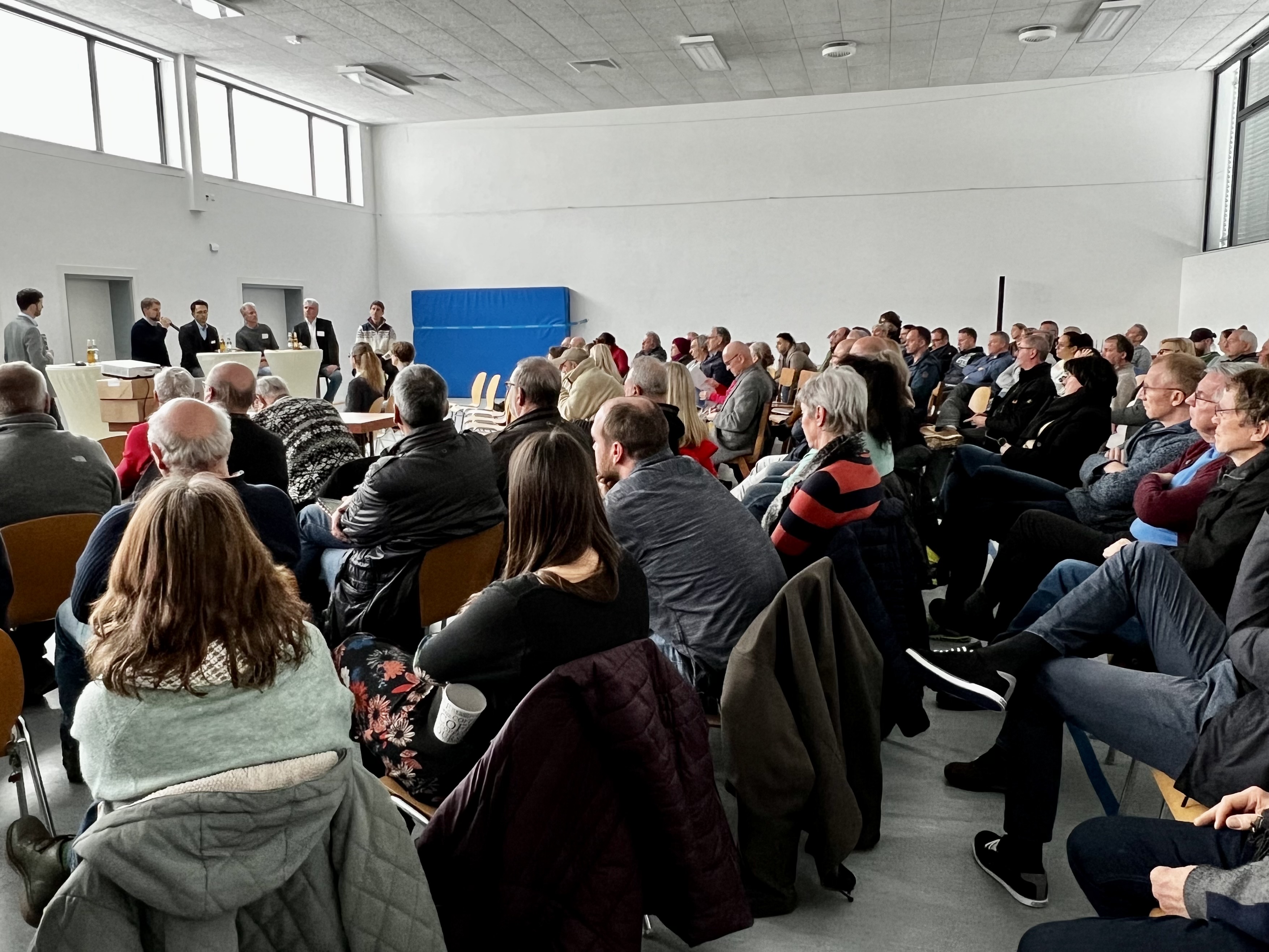 Podium mit Publikum